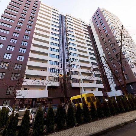 Sky House Central Apartment คีชีเนา ภายนอก รูปภาพ