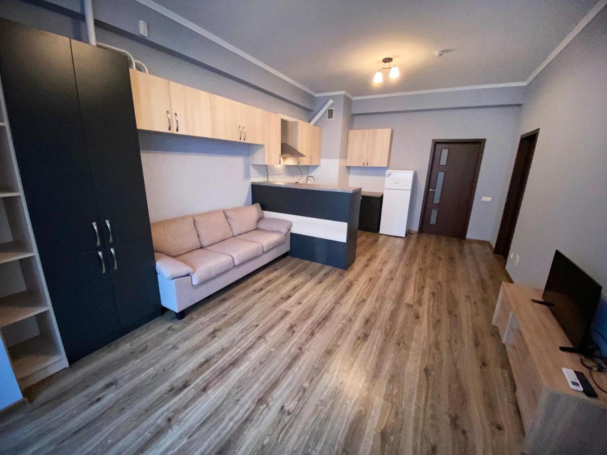 Sky House Central Apartment คีชีเนา ภายนอก รูปภาพ