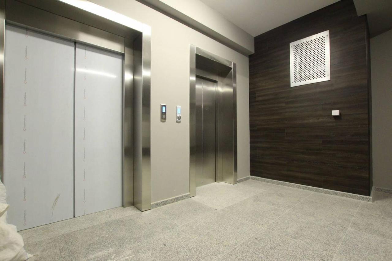 Sky House Central Apartment คีชีเนา ภายนอก รูปภาพ