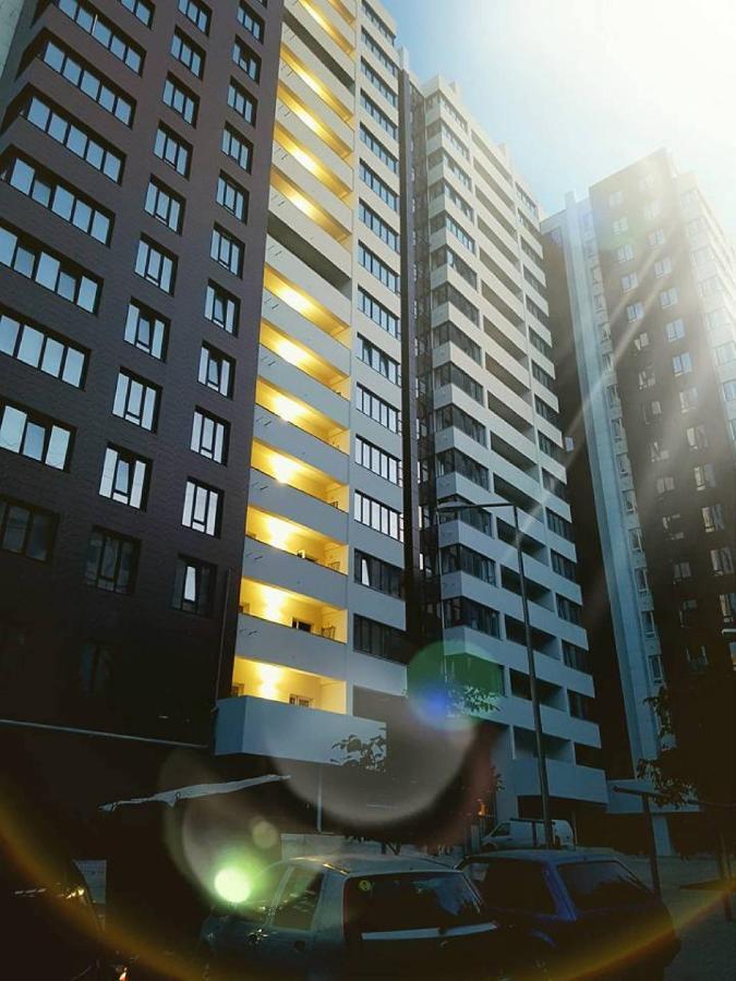 Sky House Central Apartment คีชีเนา ภายนอก รูปภาพ